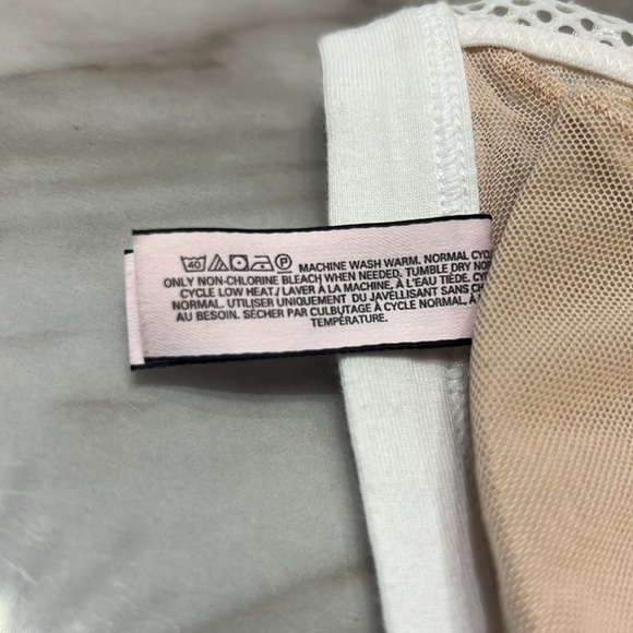 Victoria’s Secret Lace Bralette - Picture 8 of 8